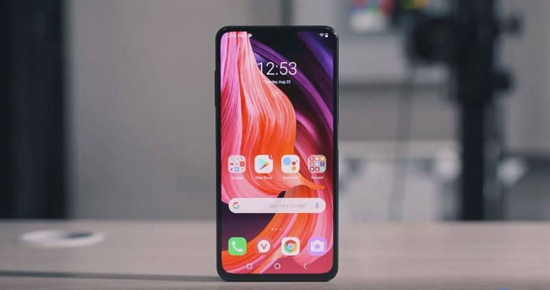 VinSmart chia sẻ video trên tay Vsmart Aris Pro – smartphone với camera ẩn dưới màn hình, ngày lên kệ cũng được xác nhận VinSmart chia sẻ video trên tay Vsmart Aris Pro – smartphone với camera ẩn dưới màn hình, ngày lên kệ cũng được xác nhận