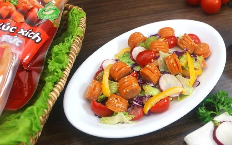 Cách làm salad xúc xích sốt mè rang