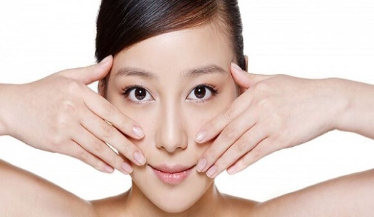 8 cách làm giảm nếp nhăn khóe miệng giúp chị em lấy lại 10 năm tuổi thanh xuân