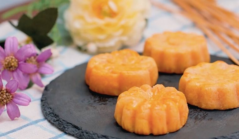 Cách làm bánh trung thu trứng muối phô mai tan chảy béo ngậy không cần khuôn