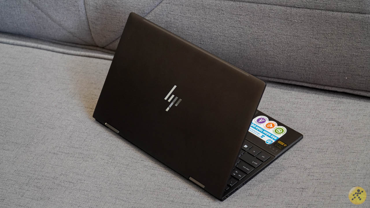 Thiết kế mặt lưng của HP X360 13