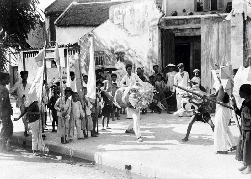 1925-1935 – múa lân ở Hà Nội vào dịp Tết Trung Thu