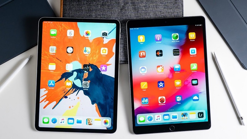 iPad của Apple là một trong những thiết bị tablet hàng đầu trên thị trường hiện nay, với màn hình Retina lớn, độ phân giải cao và tính năng đa nhiệm tuyệt vời. Dù bạn muốn xem phim, đọc sách, hay làm việc trên đó, iPad sẽ cho bạn trải nghiệm tốt nhất với hệ điều hành iOS hấp dẫn.