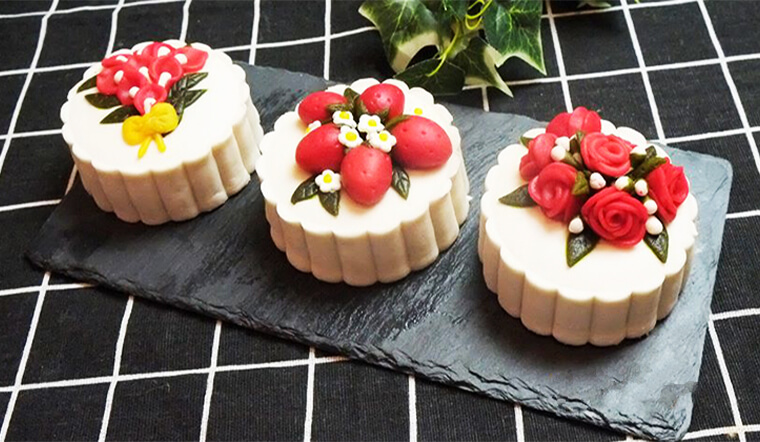 Hướng dẫn chi tiết cách tạo hình hoa, con vật bánh trung thu hiện đại