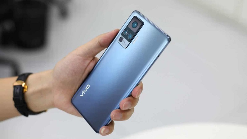 Vivo V20 Pro 5G phiên bản RAM 8GB lộ ảnh thực tế bên cạnh hộp đựng, thiết kế được xác nhận với cụm 3 camera mặt sau Vivo V20 Pro 5G phiên bản RAM 8GB lộ ảnh thực tế bên cạnh hộp đựng, thiết kế được xác nhận với cụm 3 camera mặt sau