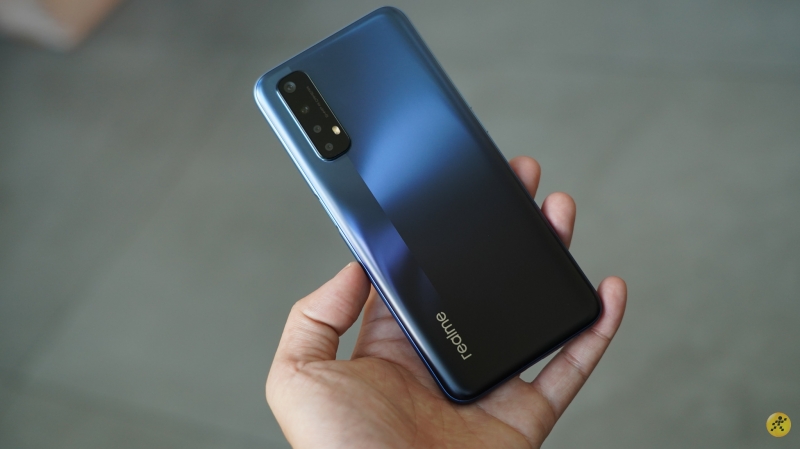 Thiết kế Realme 7