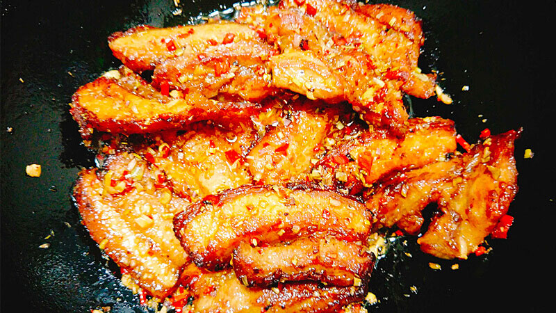 How to make delicious, crispy lemongrass fried bacon