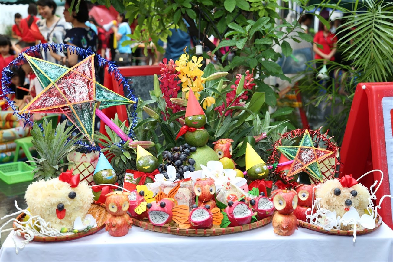 Vietnamese Mid-Autumn Festival tray