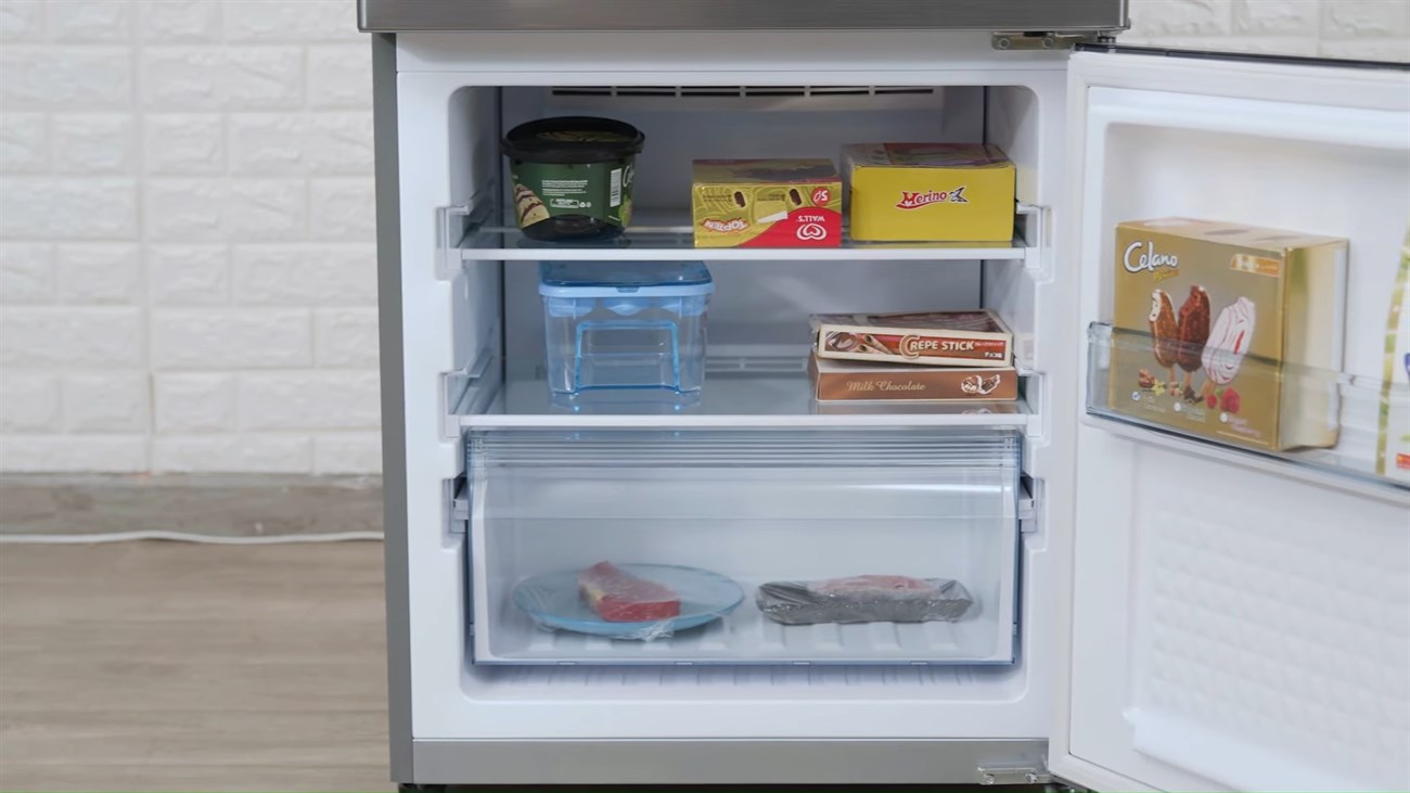 Ngăn đá - Tủ lạnh Panasonic NR-BV280QSVN