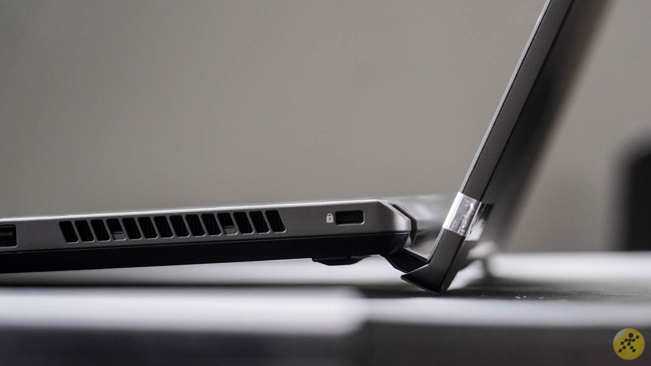 Chiếc laptop có độ dày mỏng Chiếc laptop có độ dày mỏng