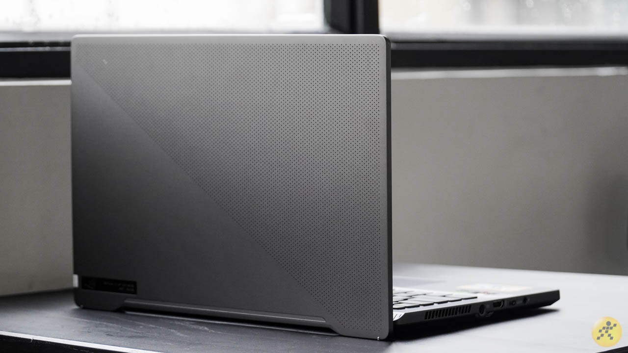 Thiết kế mặt lưng ấn tượng của ROG Zephyrus G14 Thiết kế mặt lưng ấn tượng của ROG Zephyrus G14