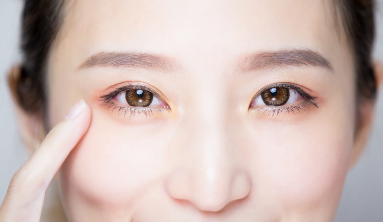 Massage mắt giúp lưu thông máu tốt hơn, mang đến đôi mắt sáng ngời