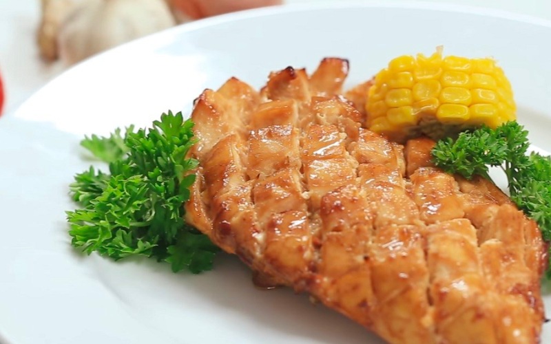 How to make honey-sauce chicken breast that tastes good and doesn’t gain weight