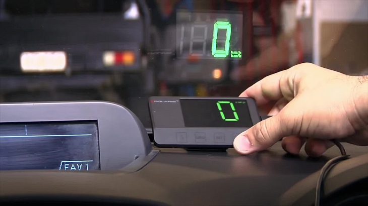 7 lý do nên mua thiết bị hiển thị thông tin trên kính lái ô tô HUD > Chế độ bật tắt tự động