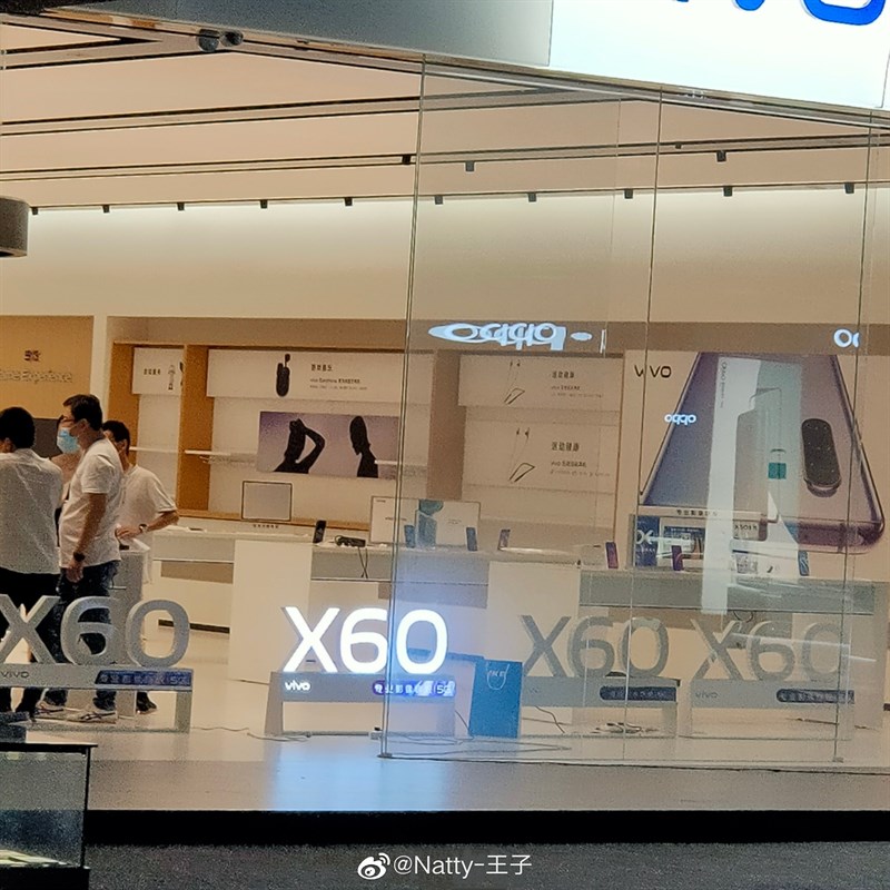 Vivo bắt đầu chạy quảng cáo dòng điện thoại X60 tại các cửa hàng bán lẻ ở Trung Quốc, ngày ra mắt chắc không còn xa
