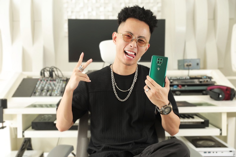 Rhymastic thích thú khi sở hữu Vsmart Aris Pro, còn bạn thì sao? Rhymastic thích thú khi sở hữu Vsmart Aris Pro, còn bạn thì sao?