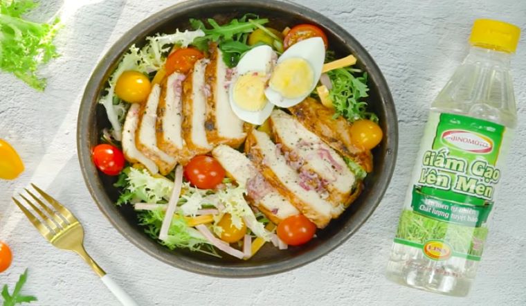 Ăn sáng với món salad ức gà vừa no bụng lại còn giúp giảm cân cực hiệu quả