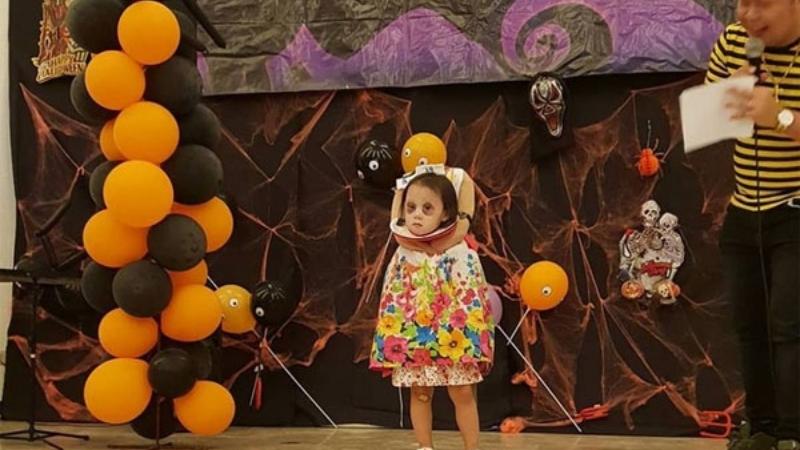 Dịch vụ cho mẹ và bé: 11 cách hóa trang Halloween cho bé gái Nhung-cach-hoa-trang-don-gian-cho-be-vui-choi-ngay-halloween-202208241617414046