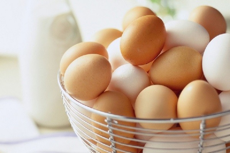 Trứng gà chọn quả to hay nhỏ sẽ bổ và ngon hơn?