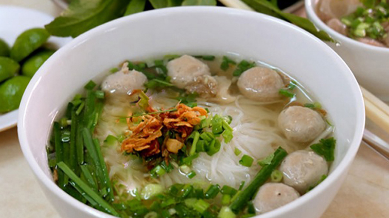 Hủ tiếu bò viên Nơ Trang Long