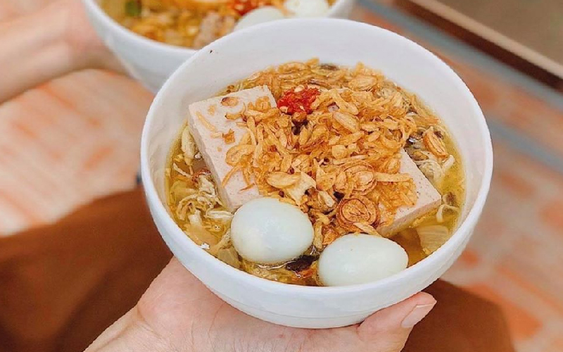 Bánh đúc nóng Bà Xuân