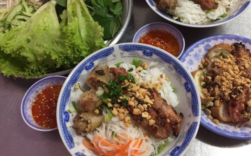 Bún thịt nướng chị Tuyền