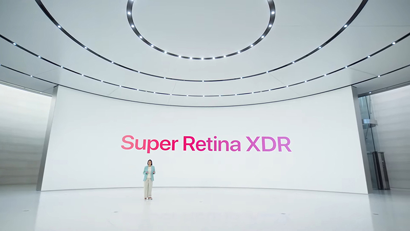 Super Retina XDR Super Retina XDR