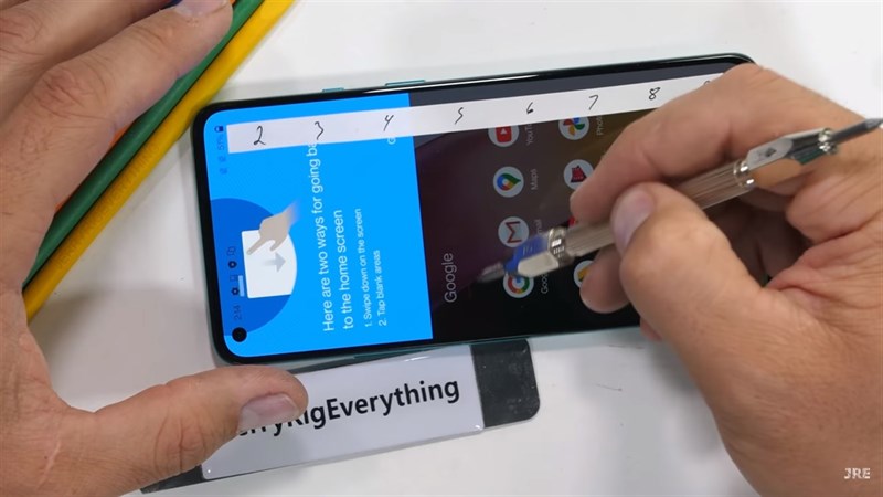 OnePlus 8T trải qua bài kiểm tra độ bền bằng dao cào xước, bật lửa nung nóng màn hình và bẻ cong OnePlus 8T trải qua bài kiểm tra độ bền bằng dao cào xước, bật lửa nung nóng màn hình và bẻ cong