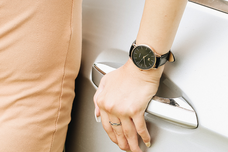 Đồng hồ Nữ MVMT D-MB01-RGBL Đồng hồ Nữ MVMT D-MB01-RGBL