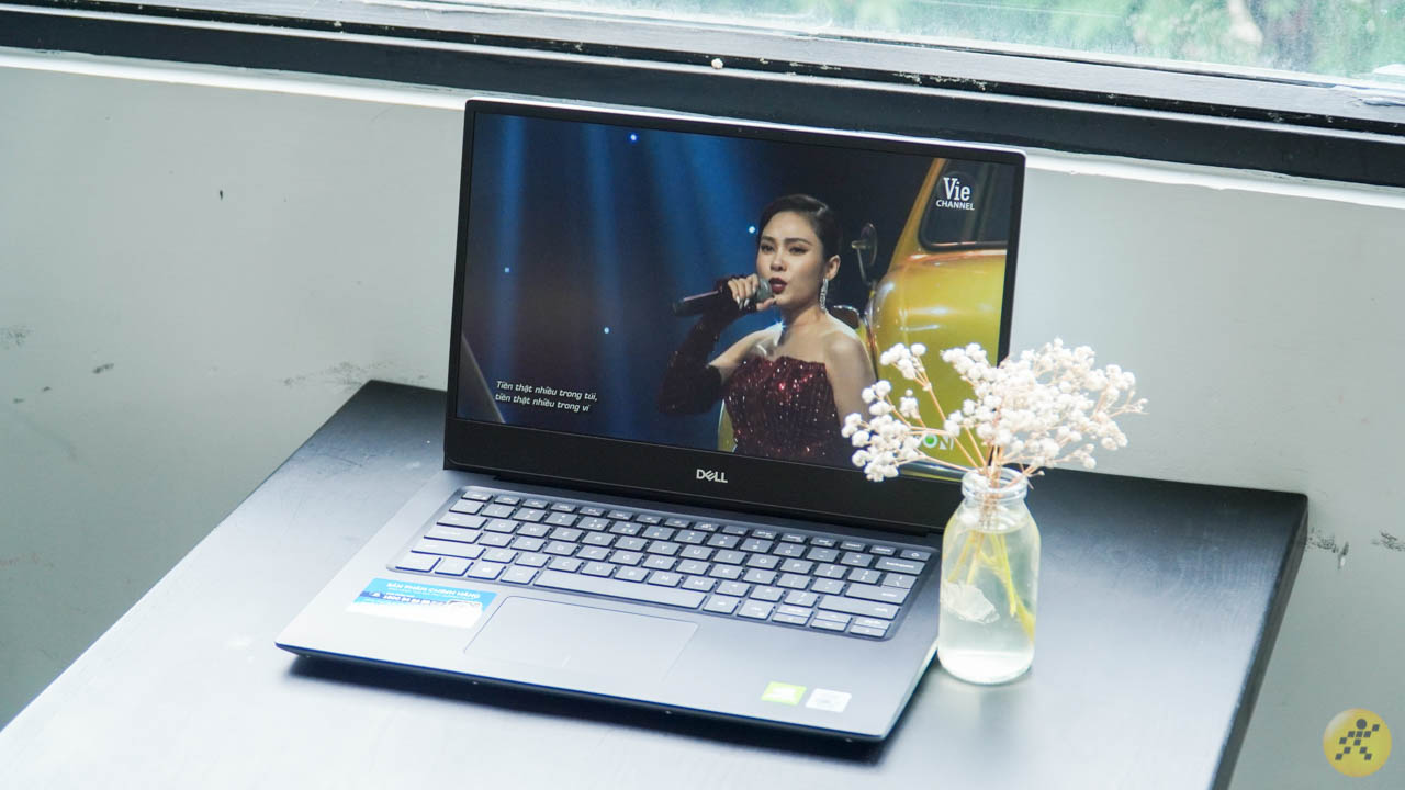 Dell Vostro 5490 mang đến màn hình đẹp
