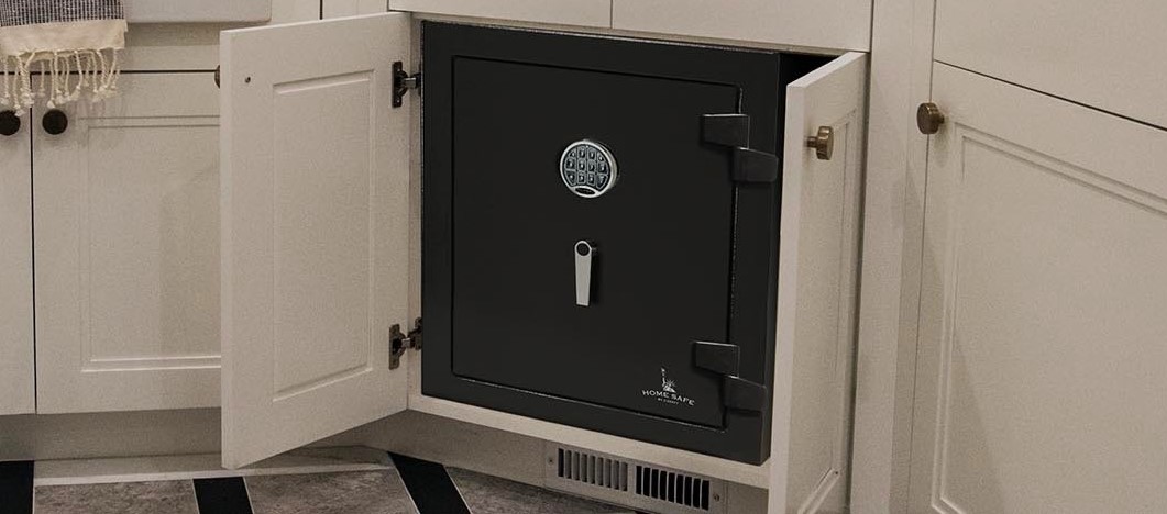 What is a safe? Construction of safes? How many types are there?