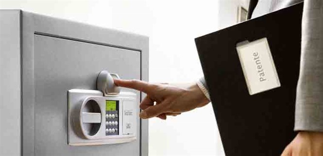 Két sắt là gì? Cấu tạo két sắt? Có bao nhiêu loại?