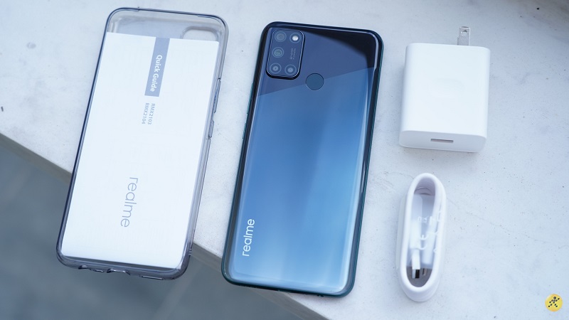Phụ kiện đi kèm bên trong hộp Realme 7i, kể cả sạc nhanh 18W Phụ kiện đi kèm bên trong hộp Realme 7i, kể cả sạc nhanh 18W