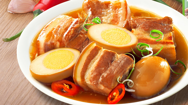 Thịt kho nước dừa (thịt kho tàu hoặc thịt kho trứng) - Meat stewed in coconut juice