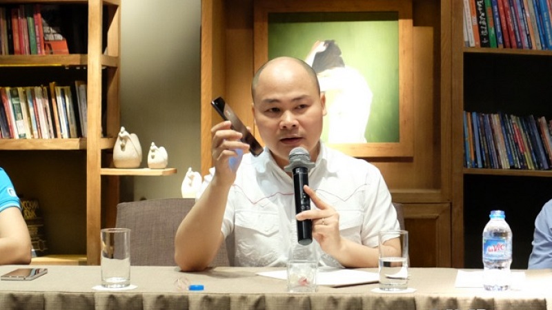 CEO Bphone chỉ cách bảo vệ môi trường tối ưu hơn việc loại bỏ bộ sạc CEO Bphone chỉ cách bảo vệ môi trường tối ưu hơn việc loại bỏ bộ sạc