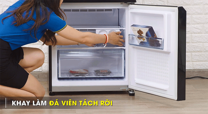 Đánh giá chi tiết tủ lạnh Panasonic NR-BC360QKVN - Khay đá