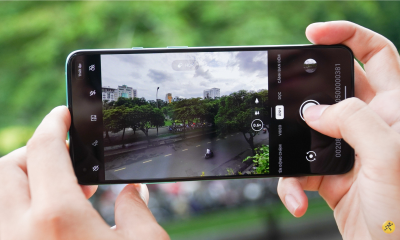 Giao diện chụp ảnh của OnePlus 8T 5G