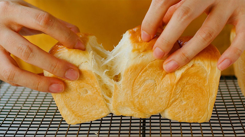 Cách làm bánh mì sữa ăn sáng bằng nồi chiên không dầu