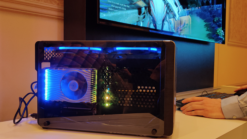 Mẫu DG1 được Intel giới thiệu tại CES 2020