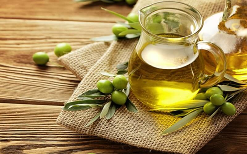 Dầu Olive là loại dầu được thu từ quả của cây Oliu (Olea Europaea)