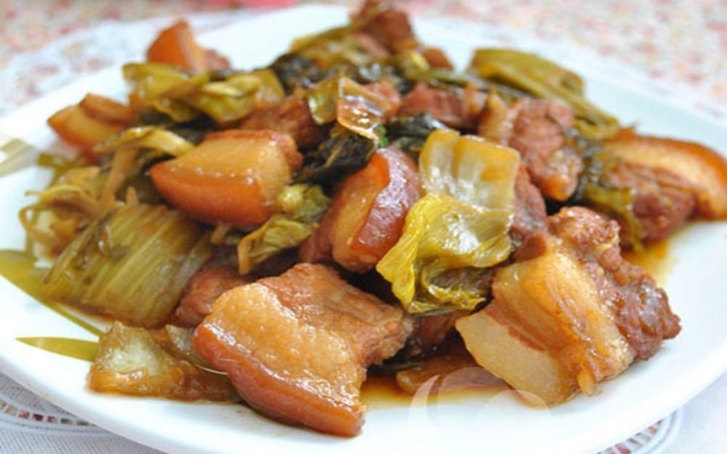 Thịt kho cải chua