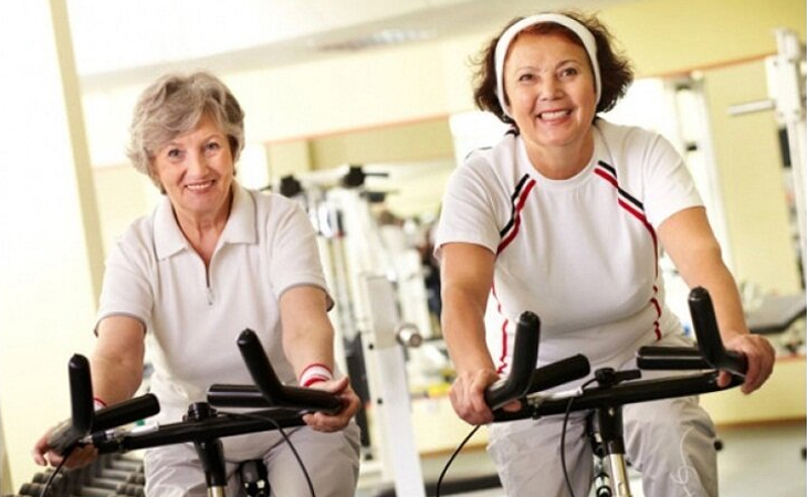Tìm hiểu lưu ý trước khi để người lớn tuổi sử dụng xe đạp tập thể dục giúp đảm bảo an toàn cho người thân của bạn