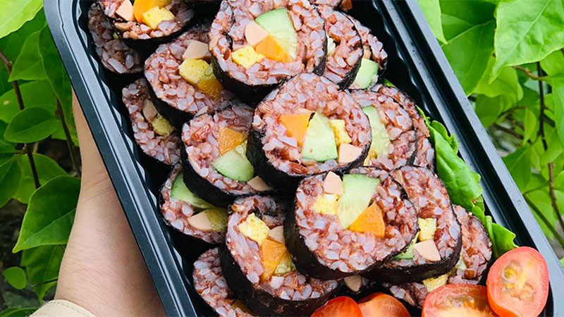 Ăn kimbap mà ngại tăng cân thì đã có ngay kimbap gạo lứt