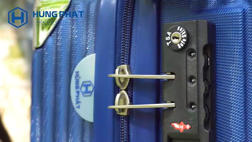 Cách mở khóa số TSA trên vali