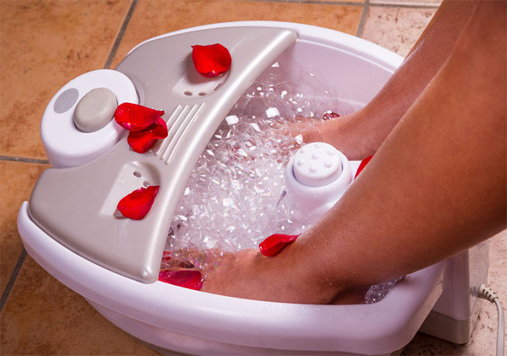 Suitable foot bath water temperature