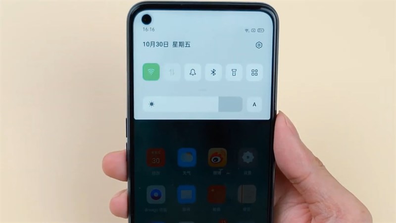 Oppo K7x 5G với camera selfie dạng đục lỗ độ phân giải 16 MP