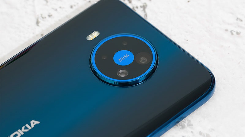 Mặt lưng kính cao cấp của Nokia 8.3 