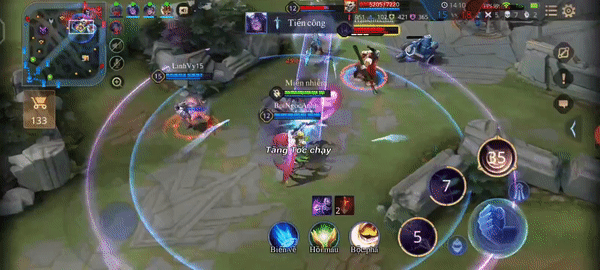 Mình hơi nhát nên chỉ đứng sau ăn ké thôi