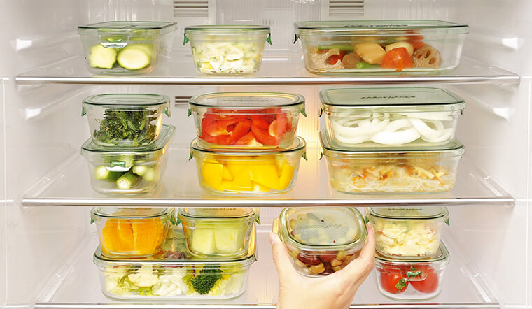 Để thức ăn nguội hẳn mới cho vào tủ lạnh là đúng hay sai?