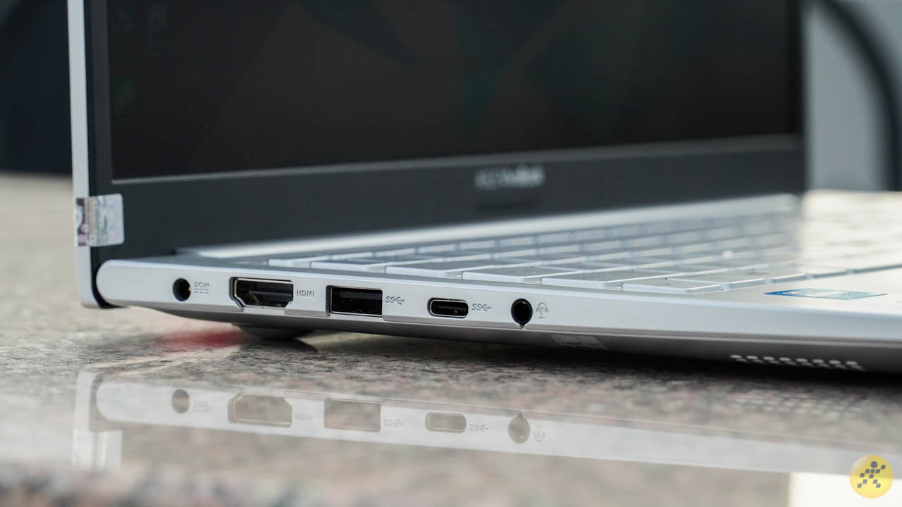 Cạnh trái của ASUS VivoBook A415EA Cạnh trái của ASUS VivoBook A415EA